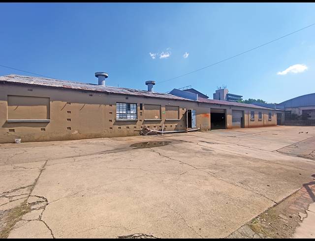 4,116M² BUILDING FOR SALE IN INDUSTRIA WEST